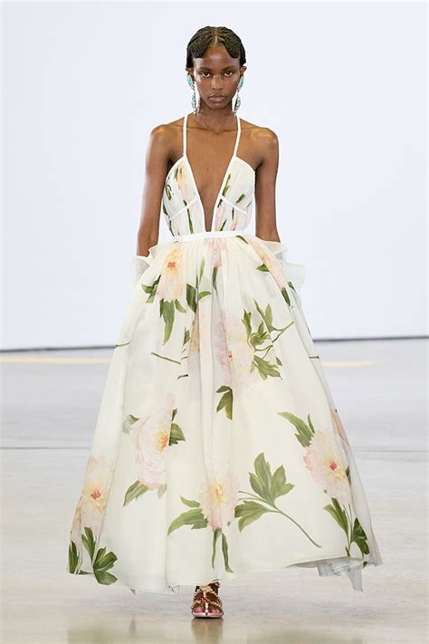 Pop Şarkılarında Moda Akımlarına İlham Veren Detaylar