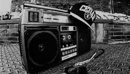 Rap Şarkı Sözlerinde Güncel Temalar